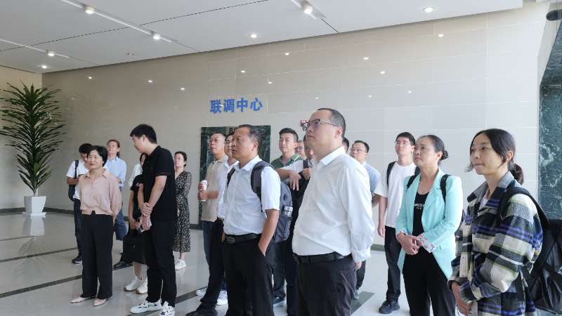 携手偕行，，，，，，，，协同共赢